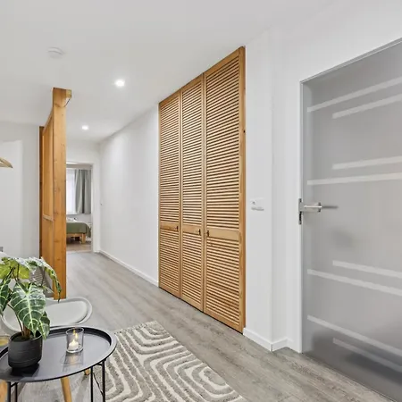 Moderne, Vollausgestattete 3 Br-wohnung Zentrumnah