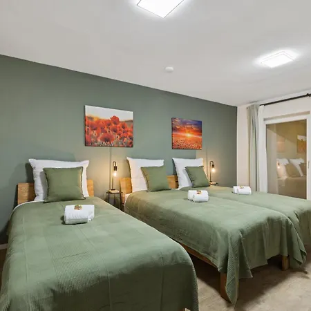 Lägenhet Moderne, Vollausgestattete 3 Br-wohnung Zentrumnah *